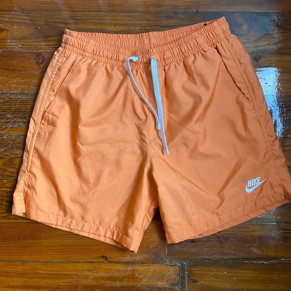 Nike Sportswear Men's Woven Shorts - Picture 1 of 3